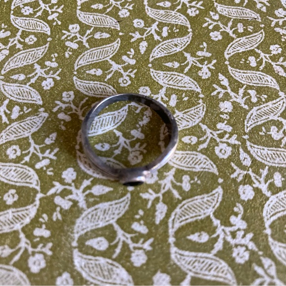 Vintage Black & Silver Ring - Picture 4 of 5